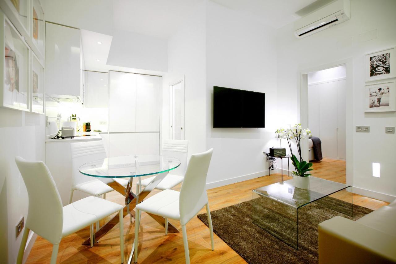 Prado Suite Madrid Esterno foto