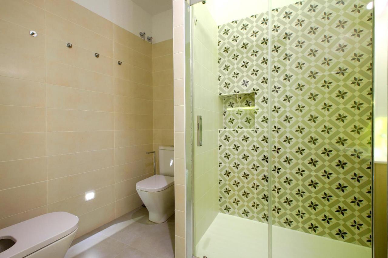Prado Suite Madrid Esterno foto