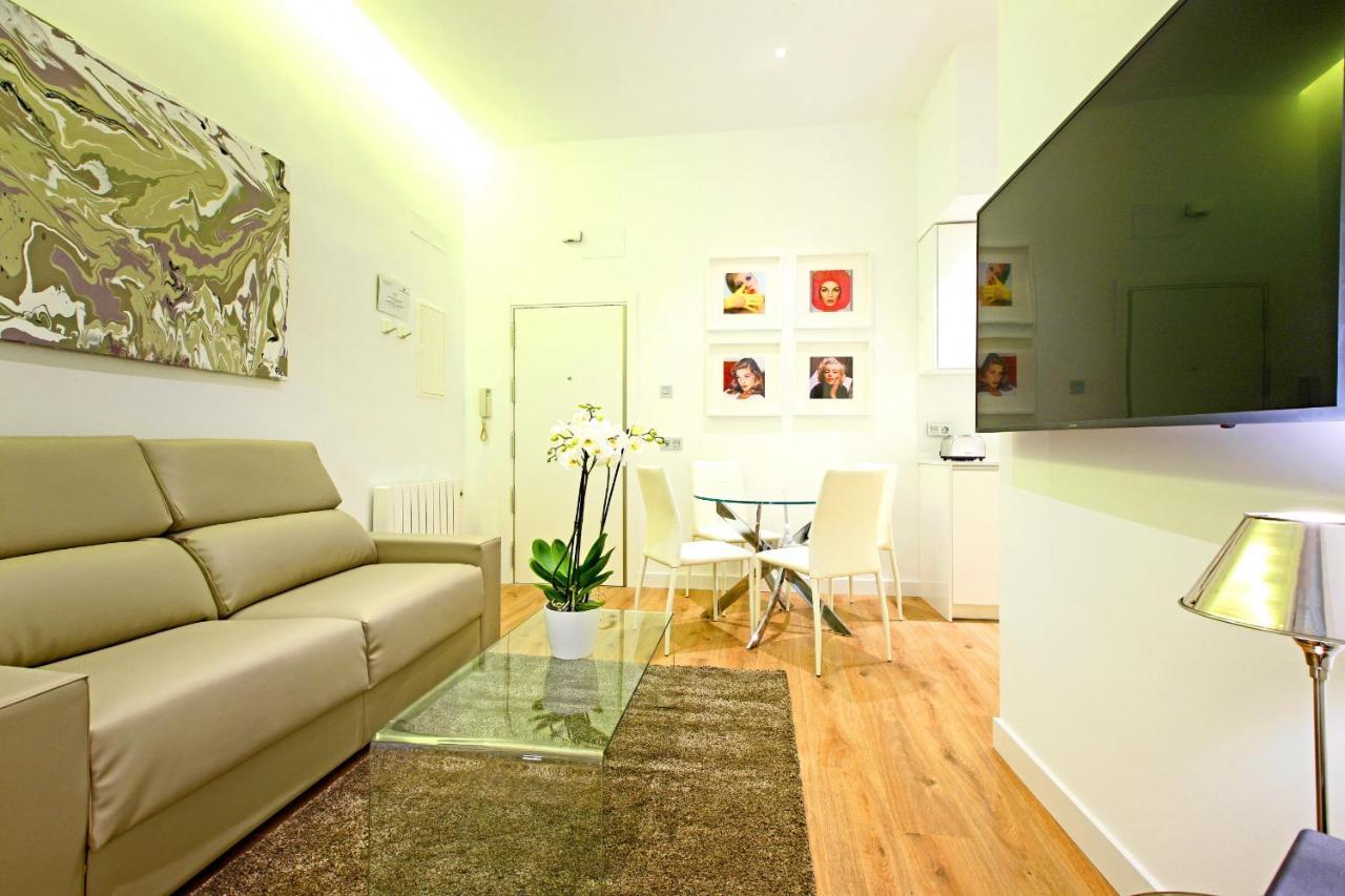 Prado Suite Madrid Esterno foto