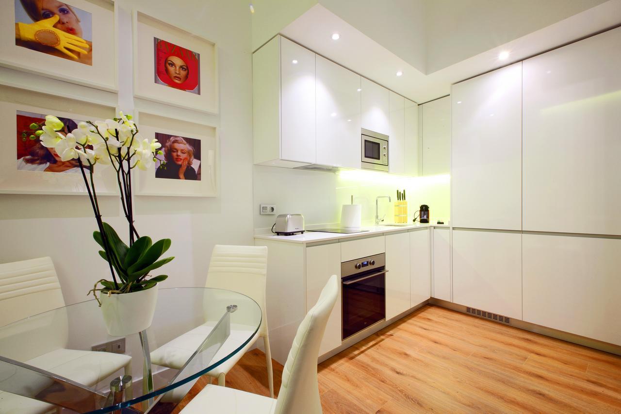 Prado Suite Madrid Esterno foto