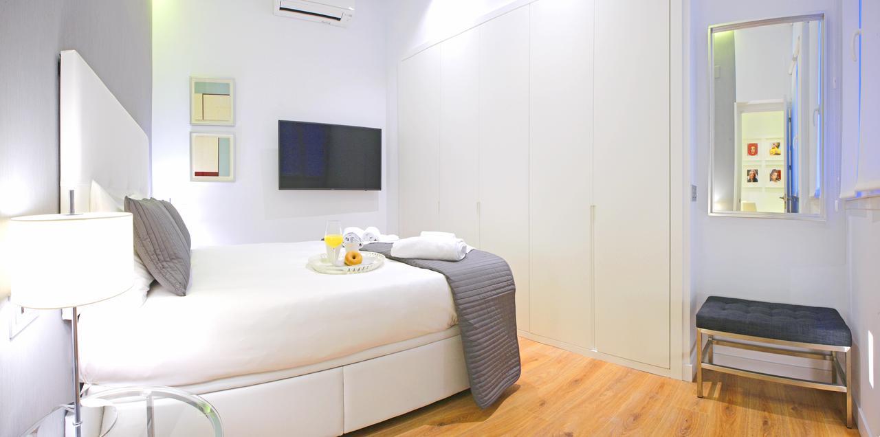 Prado Suite Madrid Esterno foto