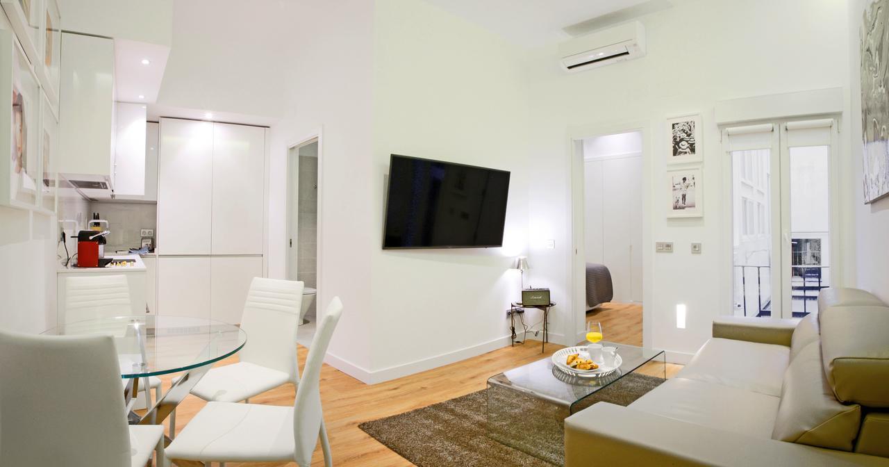 Prado Suite Madrid Esterno foto