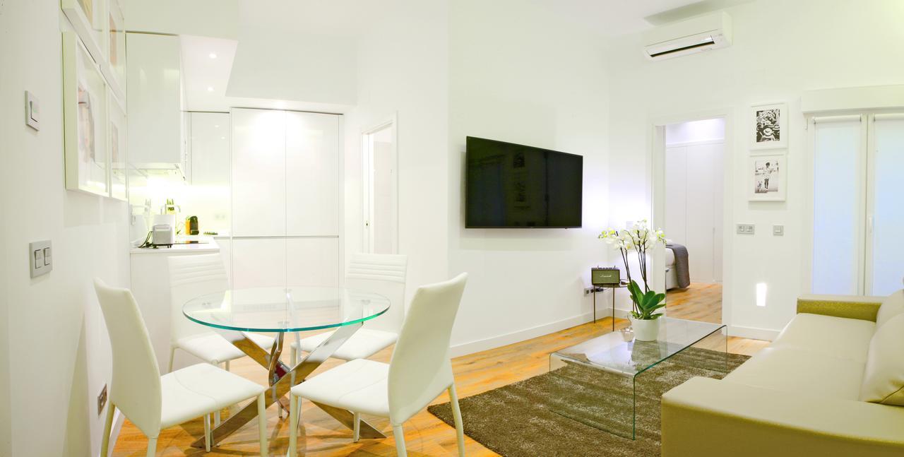 Prado Suite Madrid Esterno foto