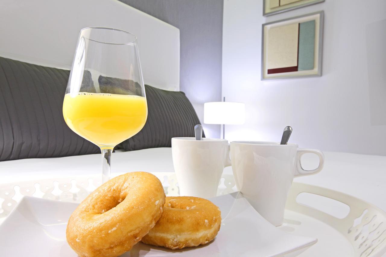 Prado Suite Madrid Esterno foto