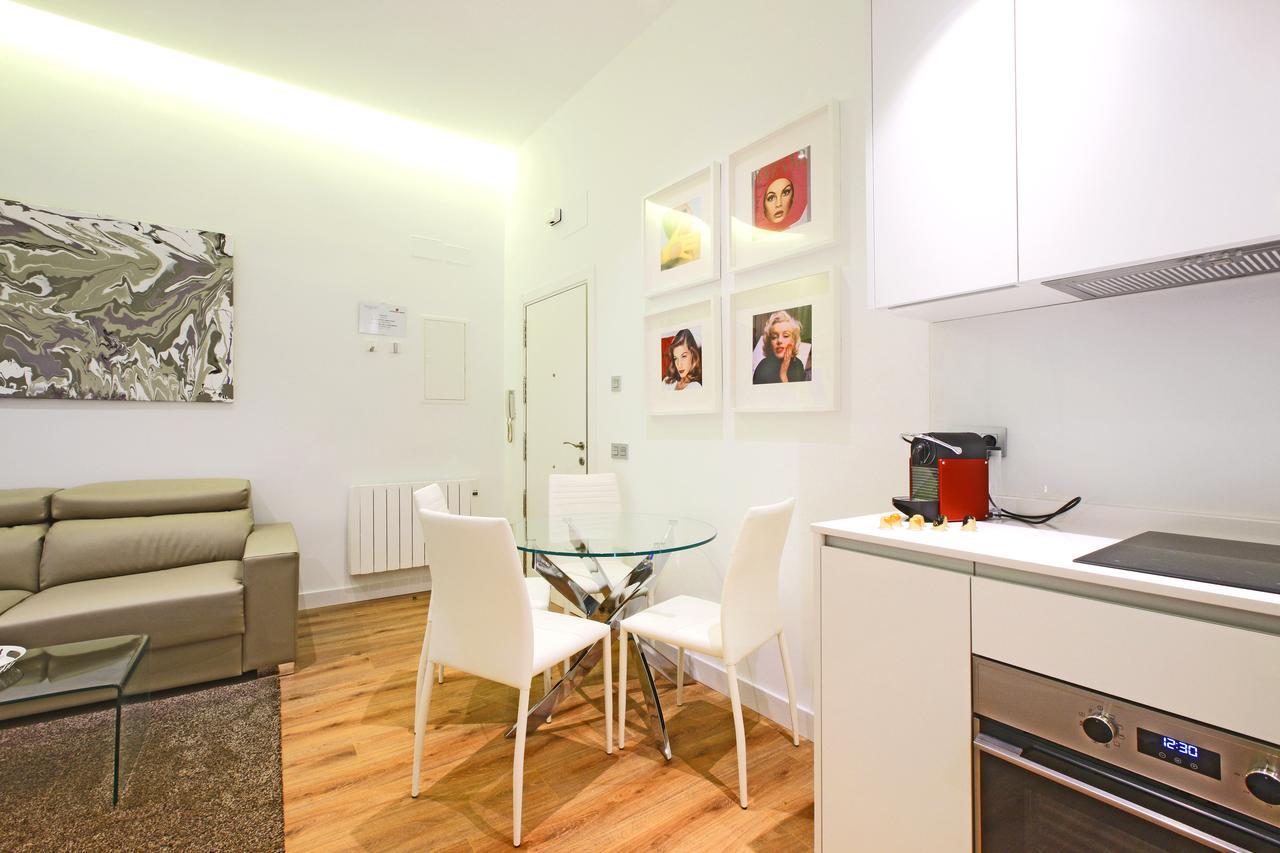 Prado Suite Madrid Esterno foto