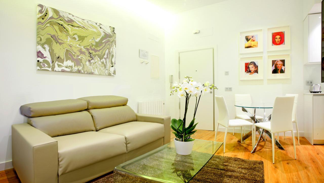 Prado Suite Madrid Esterno foto