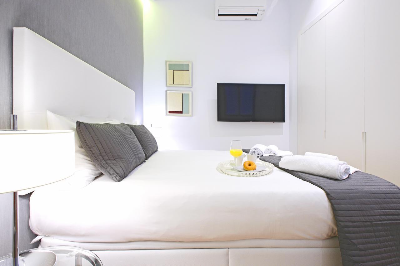 Prado Suite Madrid Esterno foto