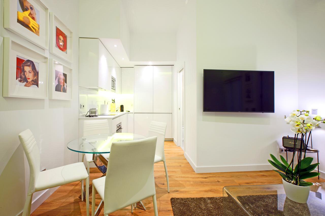 Prado Suite Madrid Esterno foto